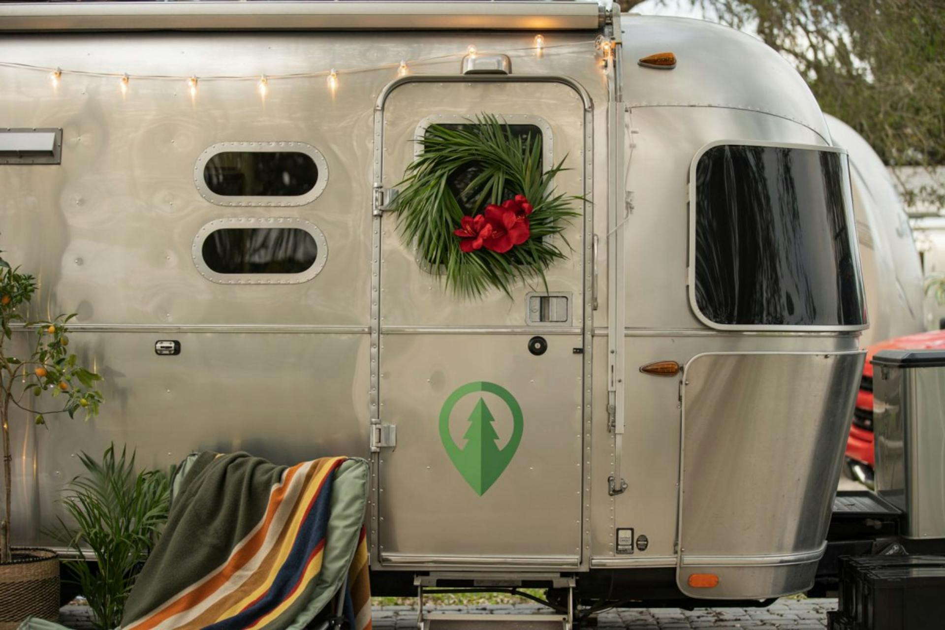 Decorating a Campsite for the Holidays: A How-To